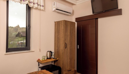 Economy Room