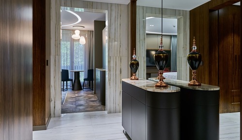 Luxury Suite