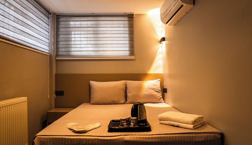 Economy Room