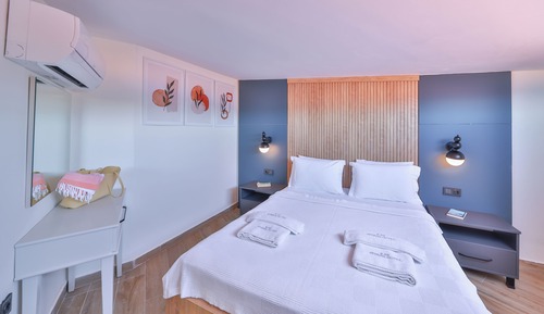 Rooftop Premium Room with Sea View and Jacuzzi