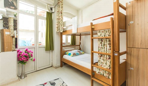 Shared Dormitory, Women only