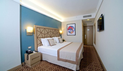 Standard Room, 1 King Bed