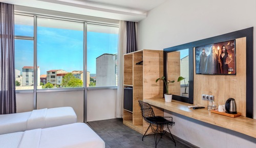 Deluxe Triple Room