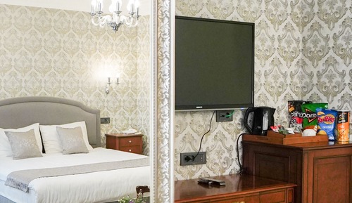 Family Quadruple Room, City View