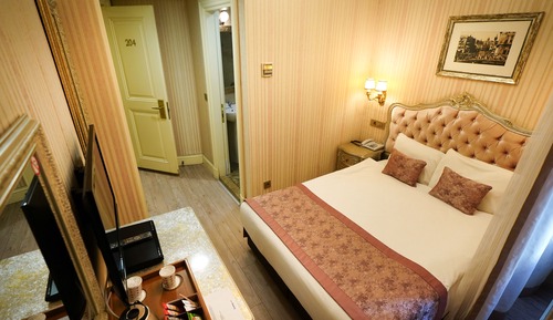 Family Suite, 2 Bedrooms, Connecting Rooms, City View