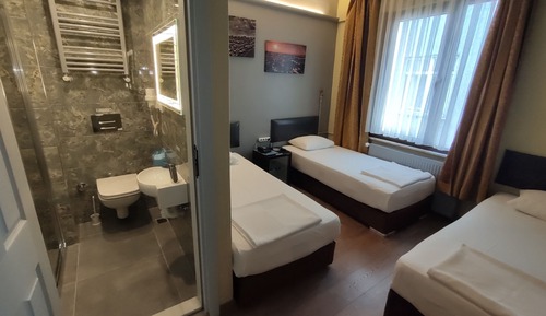 Standard Triple Room, 3 Twin Beds, City View