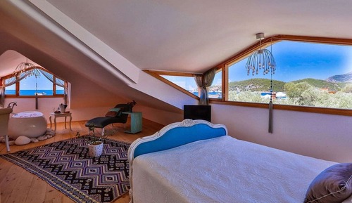 Superior Attic Room with Seaview