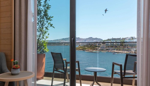 Executive Suite, Multiple Beds, Sea View