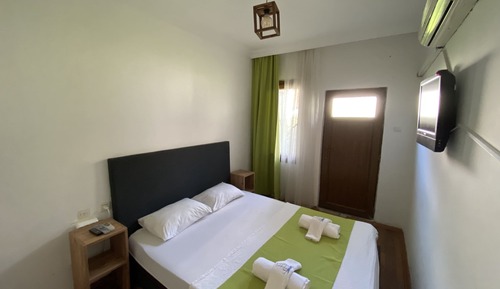 Economy Room