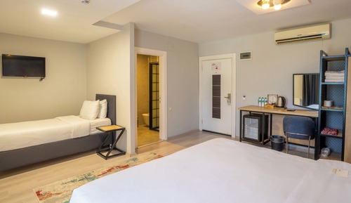 Superior Triple Room, Corner