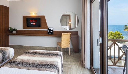Connection Room Sea View
