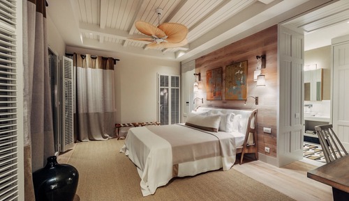 Master Suite, Non Smoking, Pool View