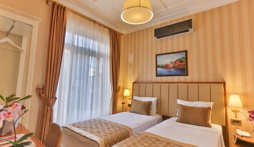 Family Triple Room, Multiple Beds, Non Smoking, Private Bathroom