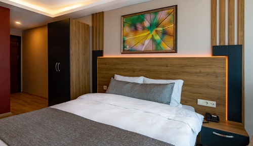 Economy Room