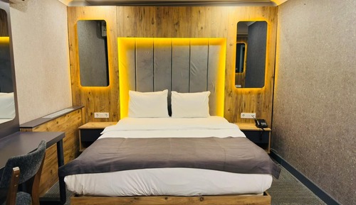 Economy Room