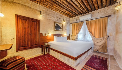 Classic Cave Suite 