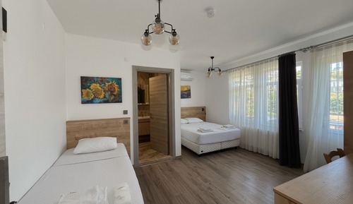 Triple Room, Balcony, Garden View