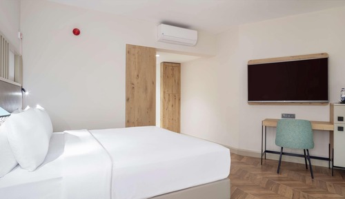 Room, 1 King Bed, Accessible