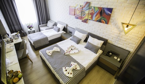 Deluxe Quadruple Room