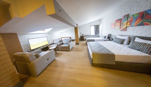 Suite, Garden View