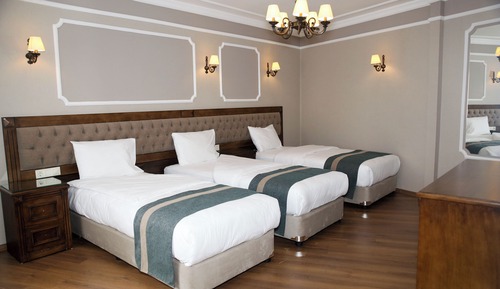 Deluxe Triple Room, Partial Sea View