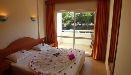 Family Suite, 1 Bedroom, Pool View