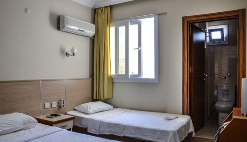 Standard Triple Room, Non Smoking, City View