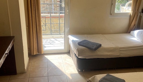 Economy Room