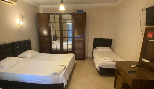 Economy Triple Room