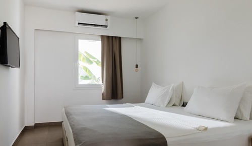 Standard Room, 1 Bedroom, Balcony, Partial Sea View
