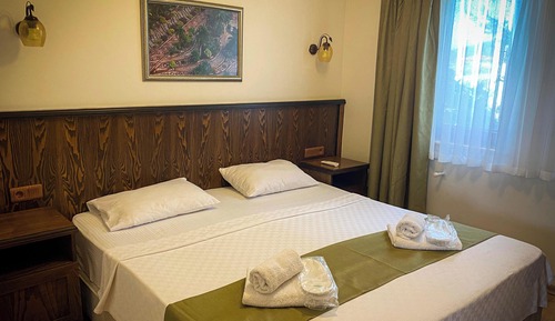 Suit Room 3 Person