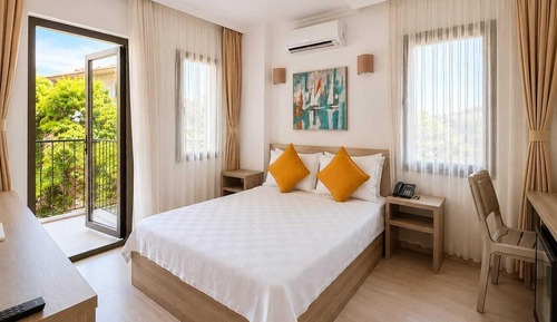Room, Pool View (Garden View)