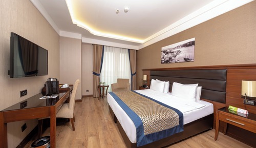 Standard Double Room, City View