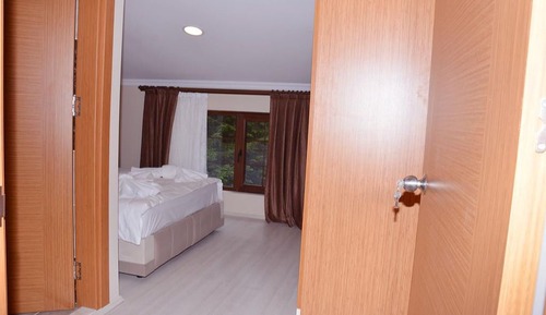 Economy Room