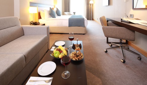 Deluxe Room, Partial Sea View