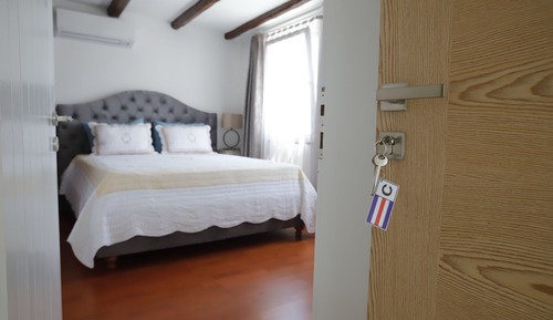 Suite, Sea View