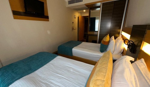 Standard Twin Room, City View