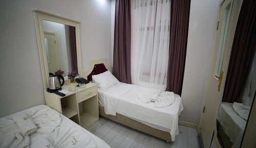 Economy Triple Room