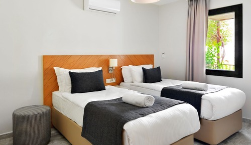 Executive Suite, 2 Bedrooms, Garden View