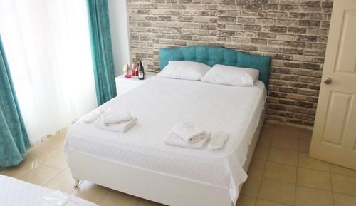 Economy Triple Room