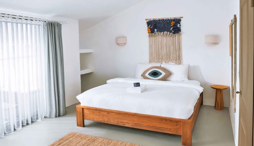 Classic Room, 1 King Bed, Jetted Tub, Mountain View