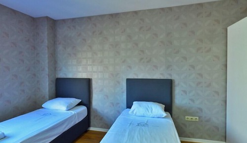 Standard Triple Room, Women only