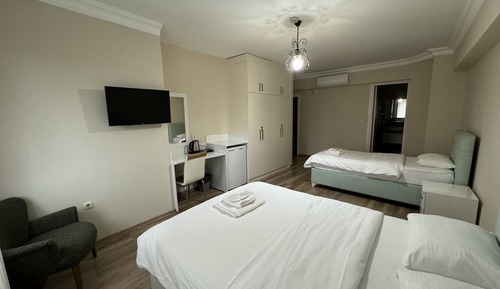 Room 6 - Family Room With Sea View