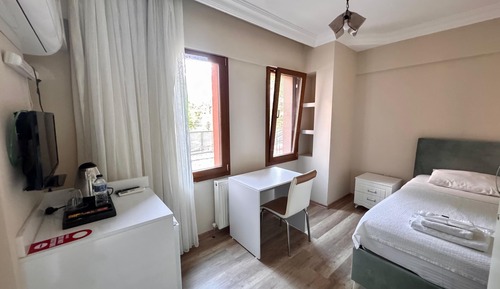 Room 4 - Standard Single Room