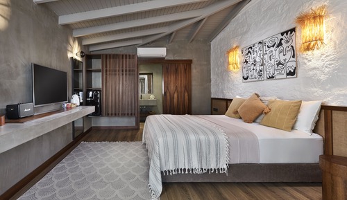 KING ROOM WITH GARDEN VIEW