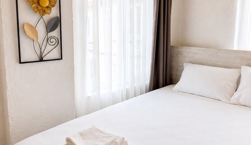 Basic Triple Room, City View