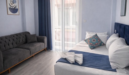 Family Room, 2 Bedrooms