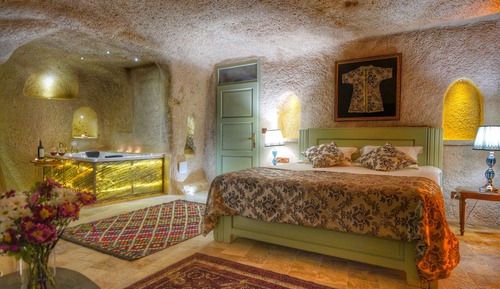 Sultan Cave Suite