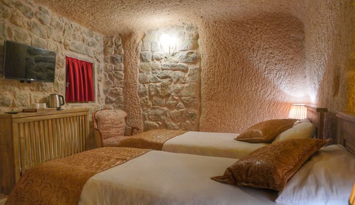 Twin Cave Room