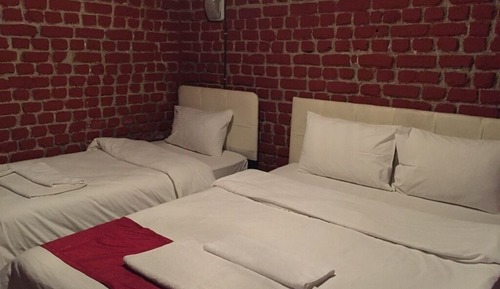 Economy Triple Room